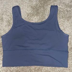 High-neck sports bra